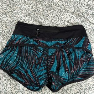 Lululemon speed up short size 4